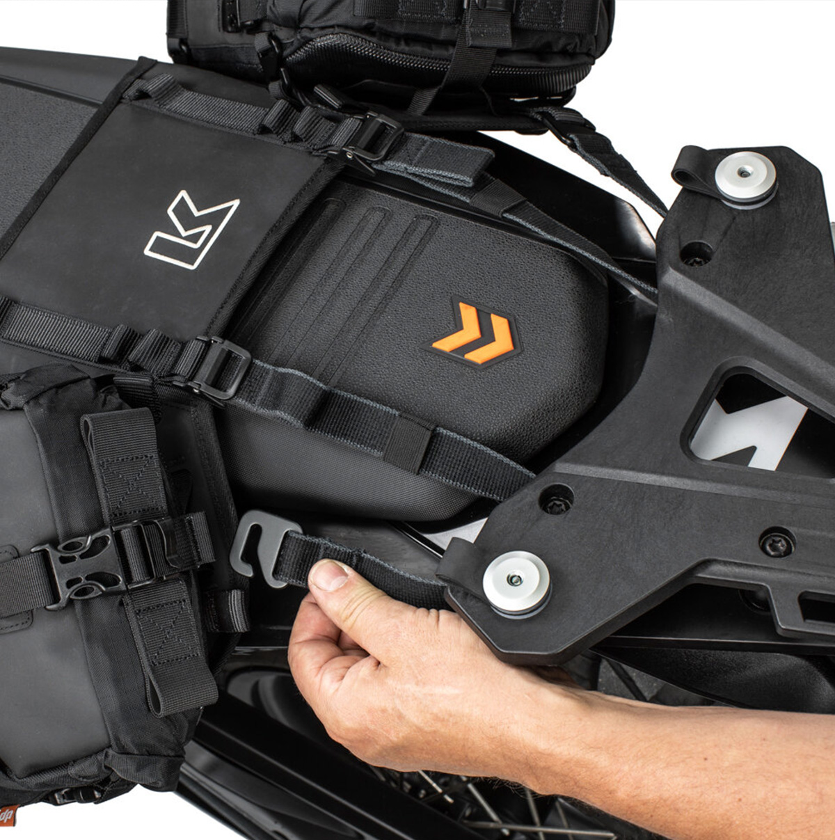 Kriega-OS-Base-KTM-790-Montagesystem-fu-r-OS-Taschen_02-Kopie
