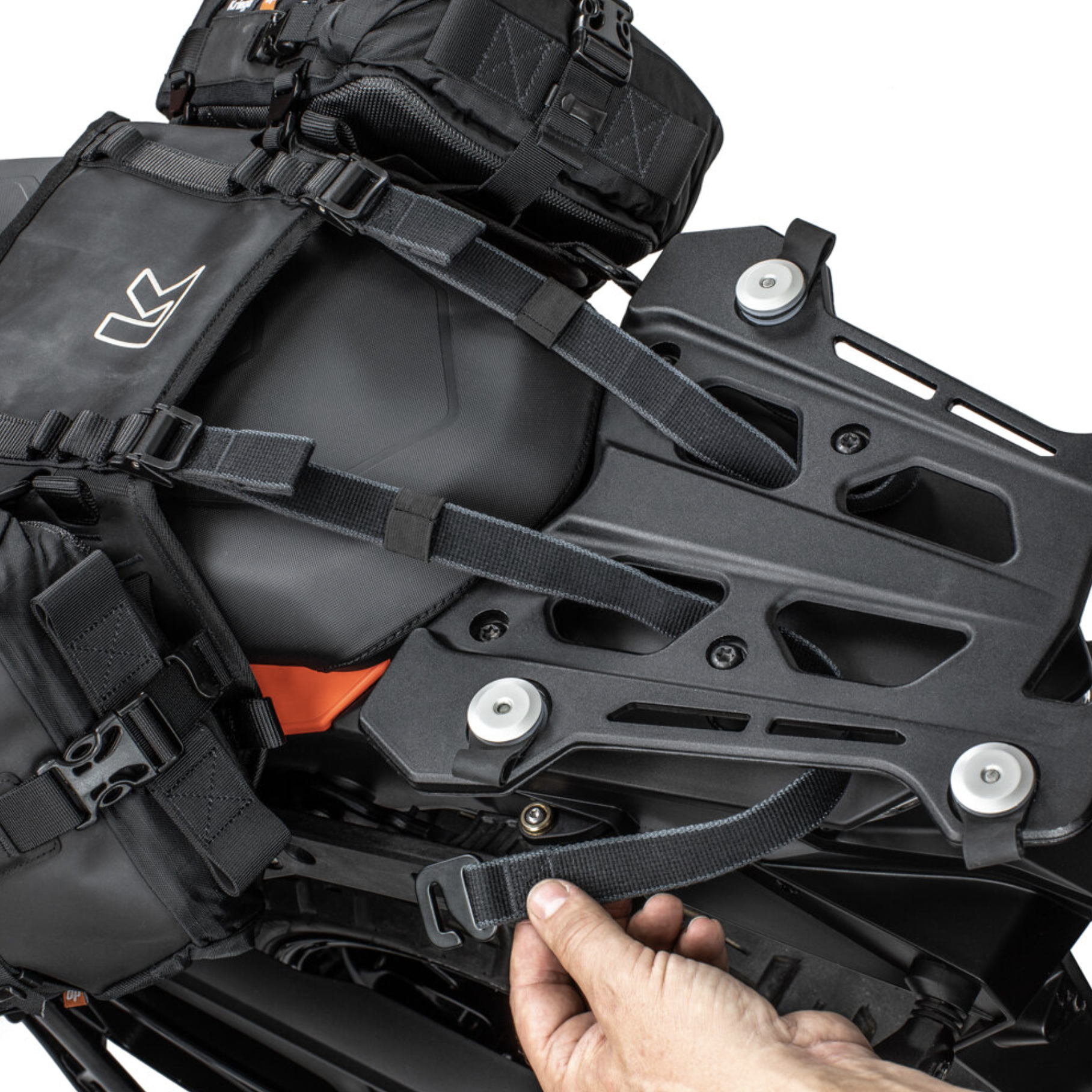 Kriega-OS-Base-KTM-1050-1090-1190-1290-Super-Adventure-Montagesystem-fu-r-OS-Taschen-02