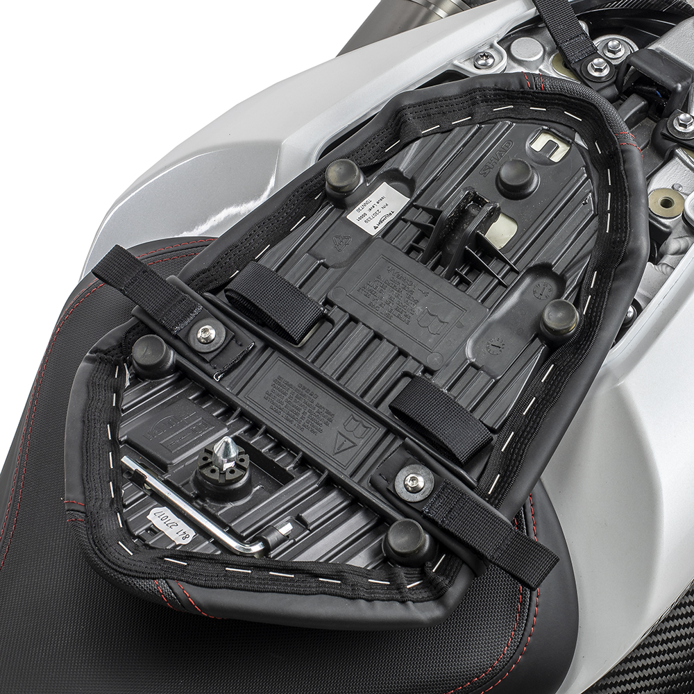 Kriega US-Drypack mounting kit for Triumph Speed Triple